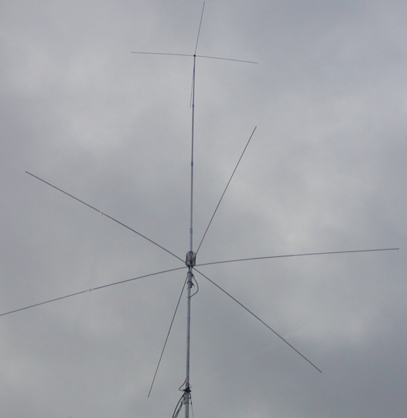 Antenne, für den seitlichen Anbau an A-Säule. Verchromt. Diese Antennen  waren bei vielen französischen Fahrzeugen ver